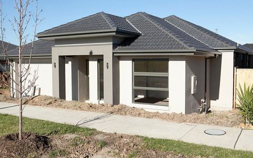 17 Clendon Drive, Officer VIC 3809