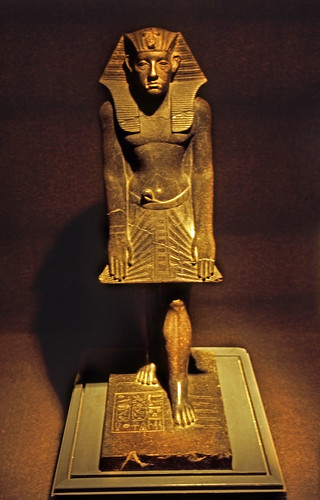 Ägypten 1999 (237) Luxor-Museum: Statue Amenemhet III. • <a style="font-size:0.8em;" href="http://www.flickr.com/photos/69570948@N04/28186790096/" target="_blank">Auf Flickr ansehen</a>