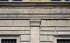 Alberti, Palazzo Rucellai, detail with Tuscan pilaster capital