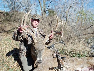 Kansas Trophy Whitetail Bow Hunt 34