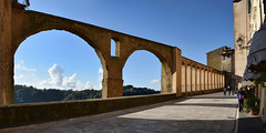 DSC_1422-1423 Acquedotto Mediceo. Pitigliano (Grosseto), Toscana