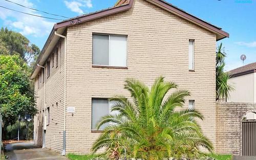 4/2 Gipps Crescent, Barrack Heights NSW