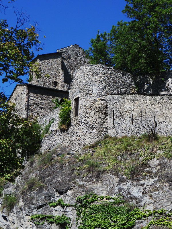 Ruines du château, Sion, canton du Valais, Suisse.<br/>© <a href="https://flickr.com/people/50879678@N03" target="_blank" rel="nofollow">50879678@N03</a> (<a href="https://flickr.com/photo.gne?id=15115304223" target="_blank" rel="nofollow">Flickr</a>)