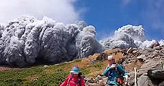 御嶽山噴火から２ヶ月が過ぎた。10月4日...