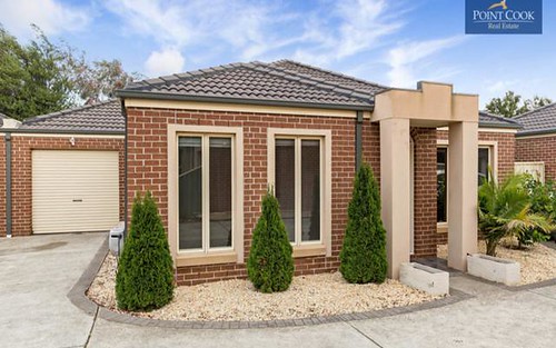 2/11 Covent Gdns, Point Cook VIC 3030