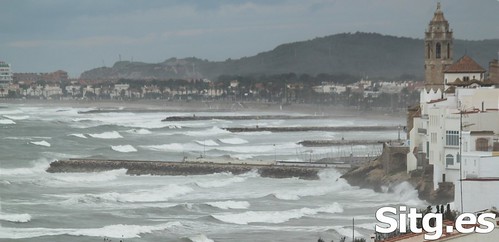 Sitges Bay Storm • <a style="font-size:0.8em;" href="http://www.flickr.com/photos/90259526@N06/15709598432/" target="_blank">View on Flickr</a>
