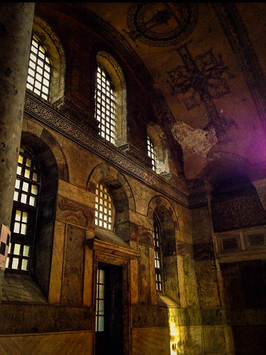 An ambiance shot of the inside of the Haia Sophia. • <a style="font-size:0.8em;" href="http://www.flickr.com/photos/96277117@N00/15639387836/" target="_blank">View on Flickr</a>