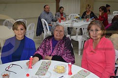 2553. Elizabeth Villanueva, María Luisa González y Teresa Hernández.