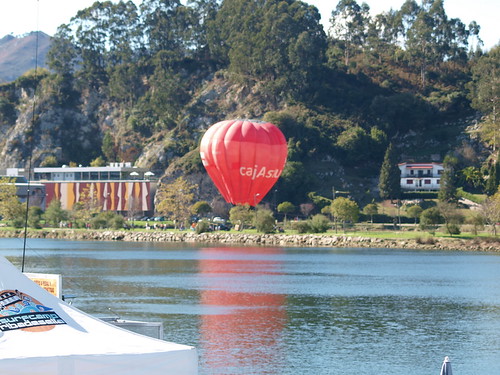 GLOBO CAUTIVO • <a style="font-size:0.8em;" href="http://www.flickr.com/photos/85451274@N03/15098090523/" target="_blank">View on Flickr</a>