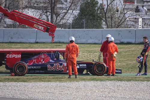 Max Verstappen's Toro Rosso stops on track during Formula One Winter Testing 2015