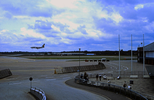 12 Flughafen Hamburg 1983 • <a style="font-size:0.8em;" href="http://www.flickr.com/photos/69570948@N04/17145896962/" target="_blank">Auf Flickr ansehen</a>