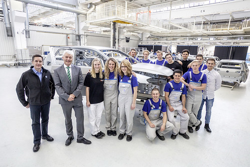 Команда стажеров Volkswagen готовит особый VW Golf GTI