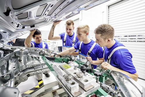 Команда стажеров Volkswagen готовит особый VW Golf GTI