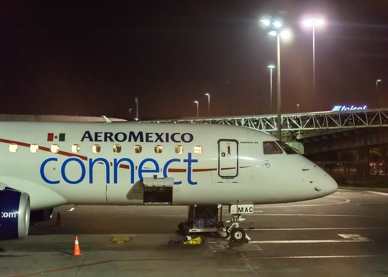 Aeromexico Embraer E190<br/>© <a href="https://flickr.com/people/111245738@N08" target="_blank" rel="nofollow">111245738@N08</a> (<a href="https://flickr.com/photo.gne?id=16754985386" target="_blank" rel="nofollow">Flickr</a>)