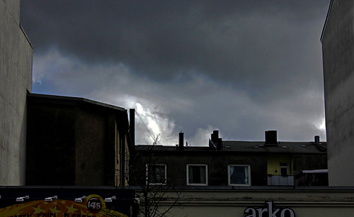 Regenwolken über Kiel 1 • <a style="font-size:0.8em;" href="http://www.flickr.com/photos/69570948@N04/16977046582/" target="_blank">Auf Flickr ansehen</a>