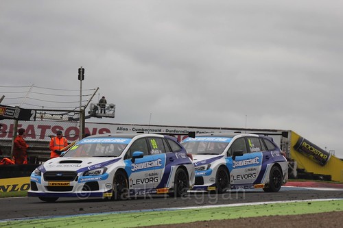 Jason Plato and Colin Turkington in BTCC race 2 during the Knockhill Weekend 2016