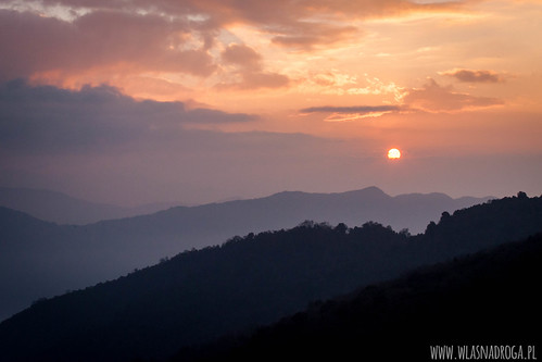 Zachód słońca w Himalajach