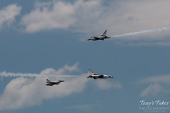 Air Force Thunderbirds converge on show center