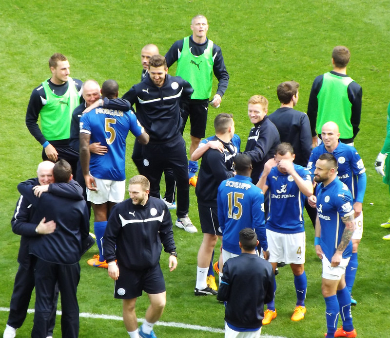 Leicester players celebrate<br/>© <a href="https://flickr.com/people/79613854@N05" target="_blank" rel="nofollow">79613854@N05</a> (<a href="https://flickr.com/photo.gne?id=17560439590" target="_blank" rel="nofollow">Flickr</a>)