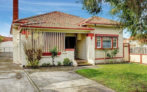 34 Springhall Pde, Pascoe Vale South VIC 3044