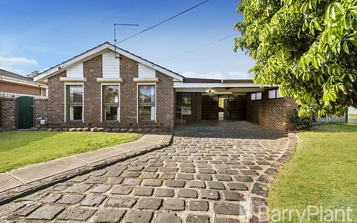 18 Barries Road, Melton VIC