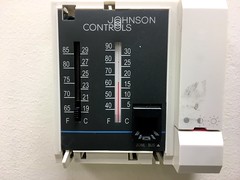 Anglų lietuvių žodynas. Žodis thermostats reiškia termostatai lietuviškai.