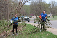 Caleres helps to clean up Forest Park • <a style="font-size:0.8em;" href="http://www.flickr.com/photos/45709694@N06/33716943318/" target="_blank">View on Flickr</a>