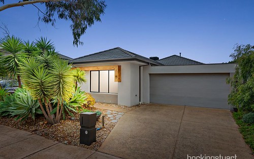 18 Half Moon Terrace, Point Cook VIC 3030