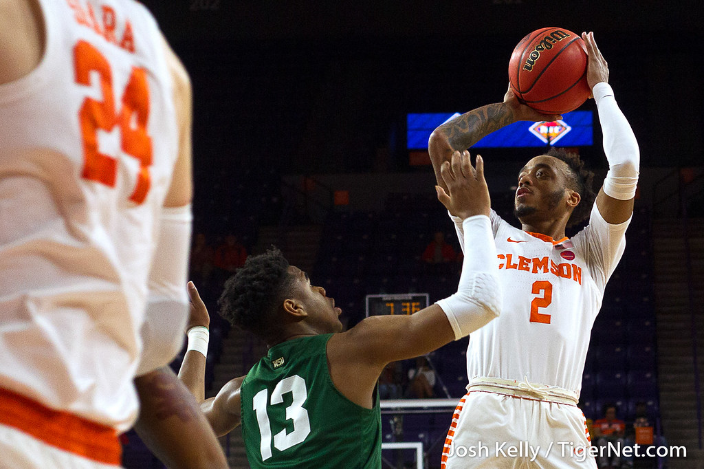 Clemson  Photo of wrightstate and Marcquise Reed