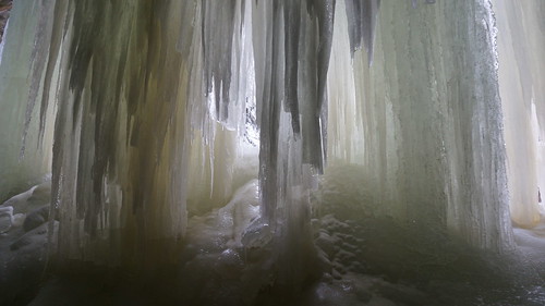 Dog Sledding & Ice Caves of Northern Michigan, January 2019