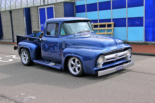 Ford F-100 Pick-Up Truck 1956 (6496)