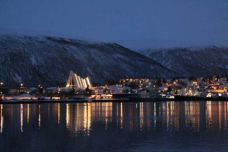 Tromsø - the arctic cathedral<br/>© <a href="https://flickr.com/people/9228922@N03" target="_blank" rel="nofollow">9228922@N03</a> (<a href="https://flickr.com/photo.gne?id=46596499311" target="_blank" rel="nofollow">Flickr</a>)