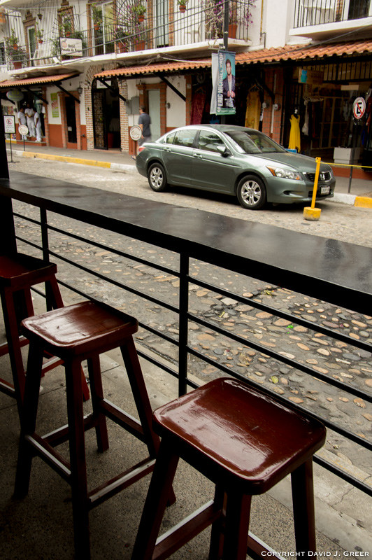 Seats at the Yarita Bakery<br/>© <a href="https://flickr.com/people/96449403@N00" target="_blank" rel="nofollow">96449403@N00</a> (<a href="https://flickr.com/photo.gne?id=46853411831" target="_blank" rel="nofollow">Flickr</a>)