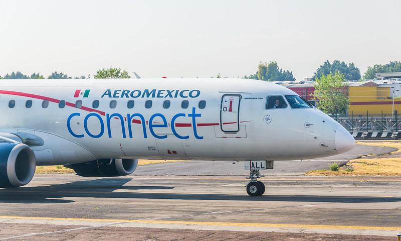Aeromexico E190 (MEX)<br/>© <a href="https://flickr.com/people/111245738@N08" target="_blank" rel="nofollow">111245738@N08</a> (<a href="https://flickr.com/photo.gne?id=40227988323" target="_blank" rel="nofollow">Flickr</a>)
