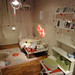 イケアの家具で作った姫系インテリアの部屋の写真
