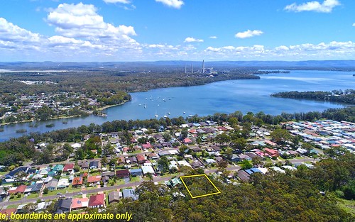 35 Trevally Avenue, Chain Valley Bay NSW