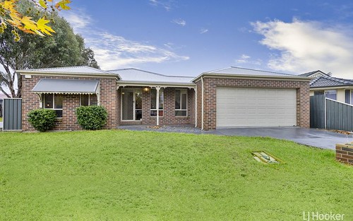 17 Caledonian Wy, Point Cook VIC 3030