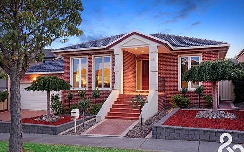 37 Tyndall Wy, Mill Park VIC 3082