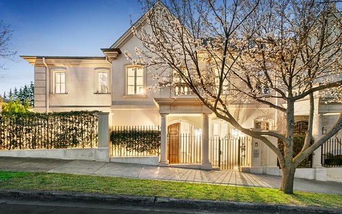 7 Grong Grong Court, Toorak VIC 3142