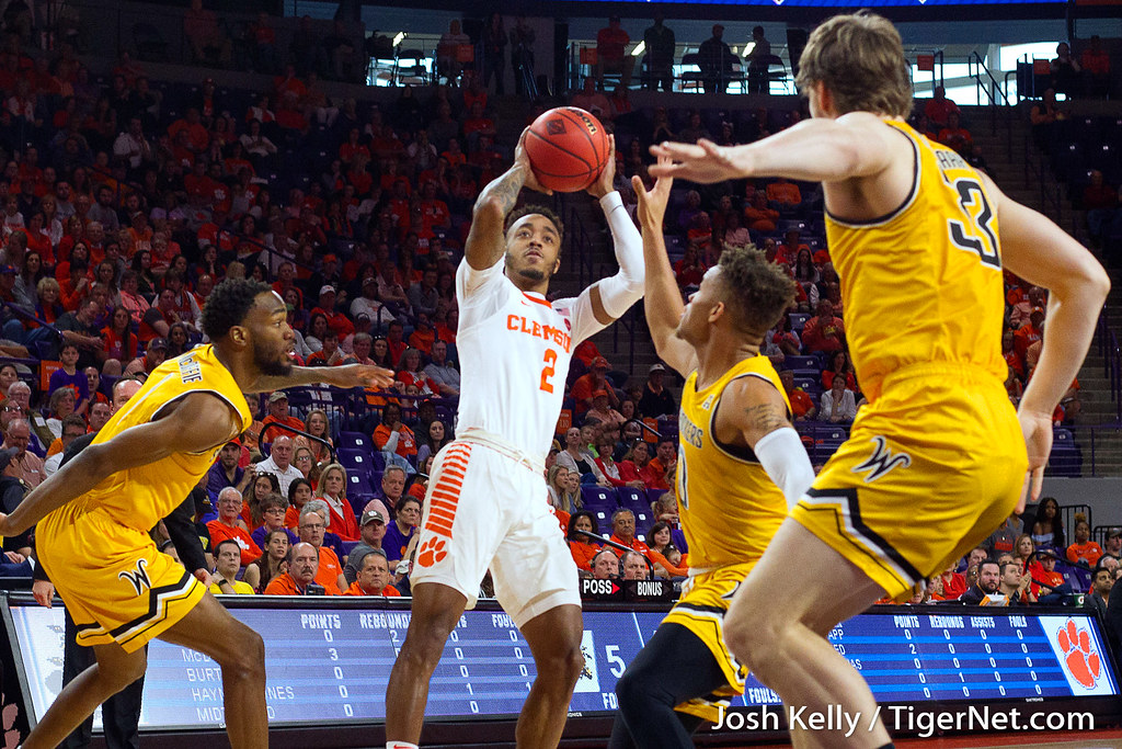 Clemson Basketball Photo of Marcquise Reed and wichita and state