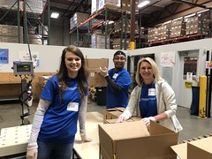 Topline and Nordstrom employees helped feed Seattle's needy. • <a style="font-size:0.8em;" href="http://www.flickr.com/photos/45709694@N06/46818718384/" target="_blank">View on Flickr</a>